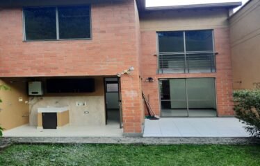 Casa en arriendo en Envigado, Antioquia