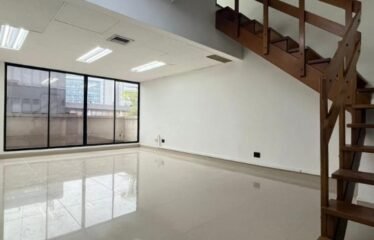 Oficina en venta o arriendo sector El Poblado en Medellín