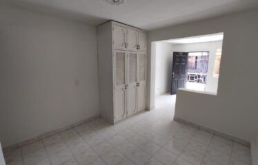 Aparta estudio, La Santa Mónica